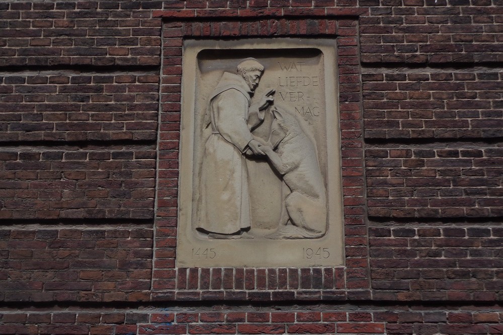 Monument Franciscaner Monniken Leiden #1