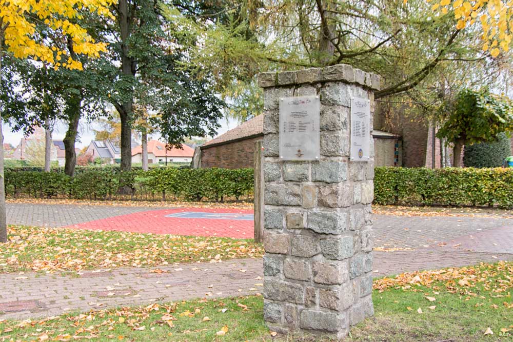 Monument Neergestorte Vliegtuigen Gierle #1