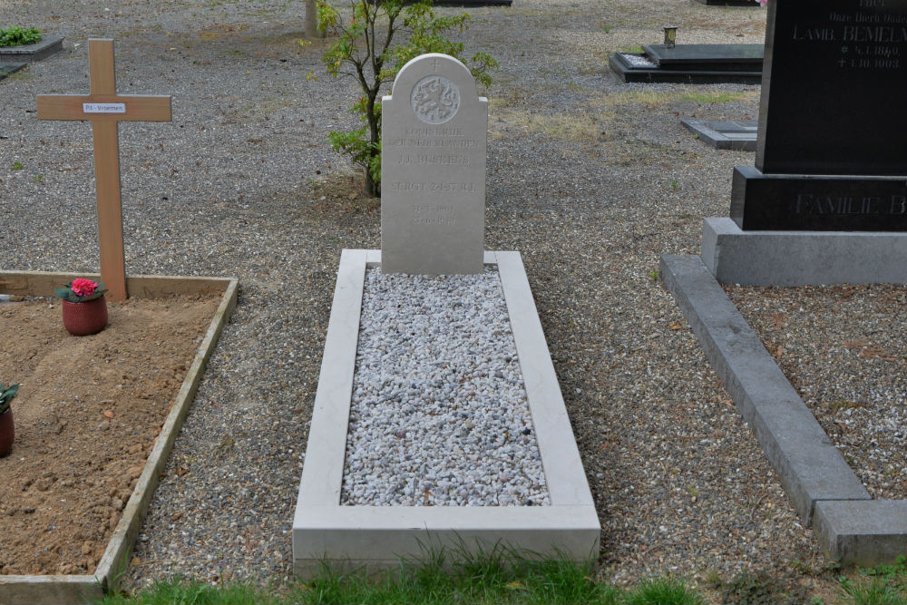 Dutch War Graves Churchyard H.H. Marcellinus en Petrus Oud-Geleen #3