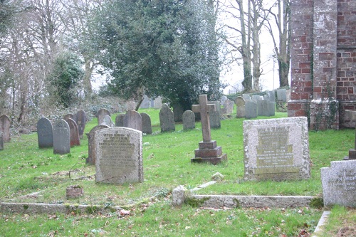 Commonwealth War Grave St. John the Baptist Churchyard