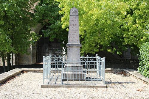 War Memorial Brières-les-Scellés