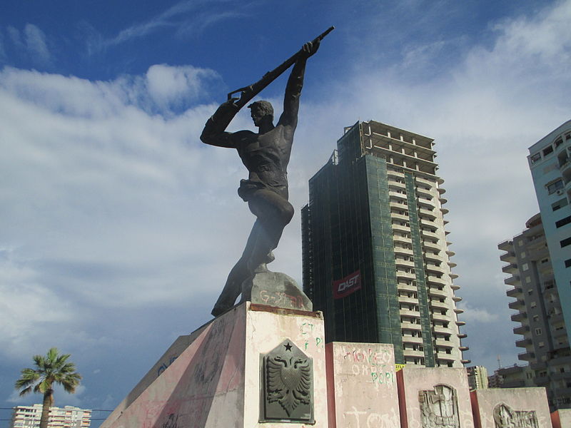 Monument Partizanen Durrës