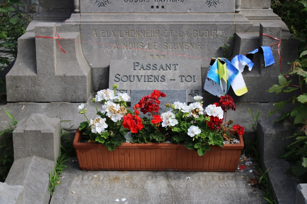 War Memorial Givry #3