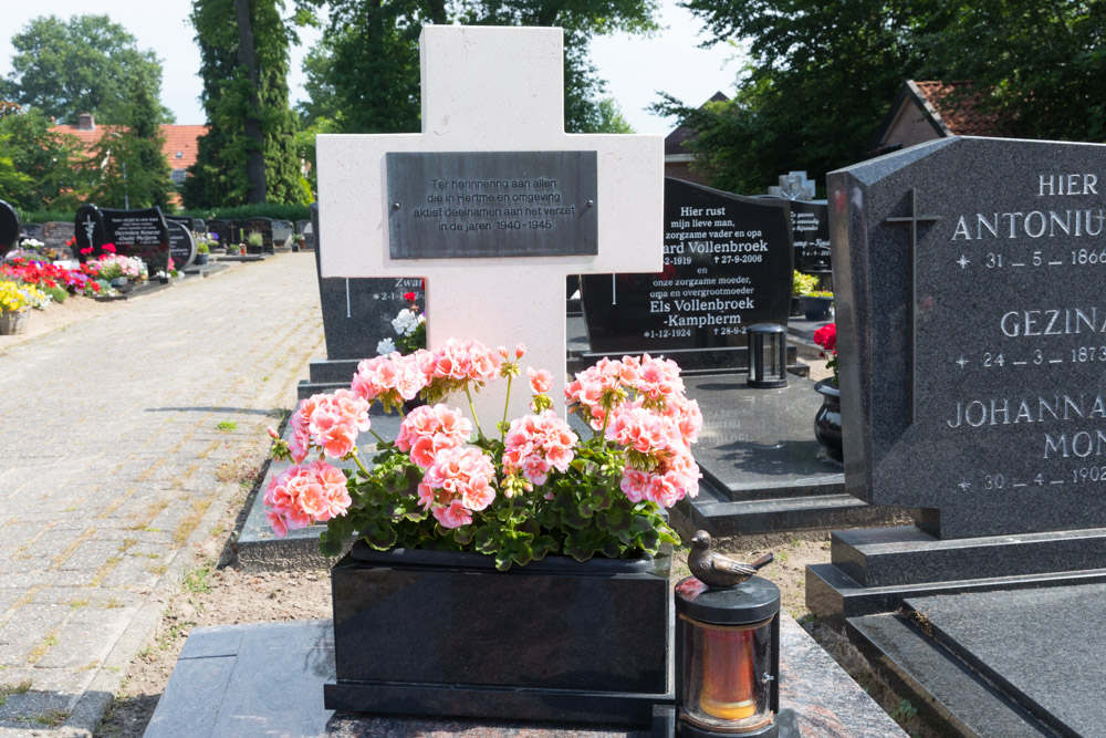 War Memorial and Grave of Hendrik Oude Egbrink #2
