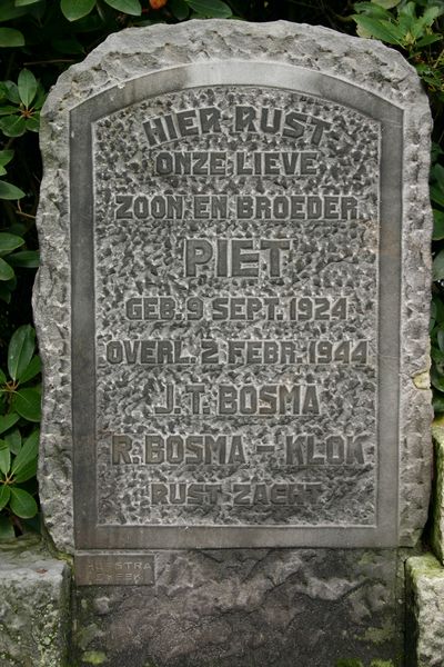 Nederlandse Oorlogsgraven Hoogezand #2