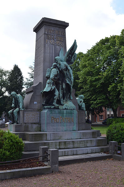 War Memorial Gilly #1