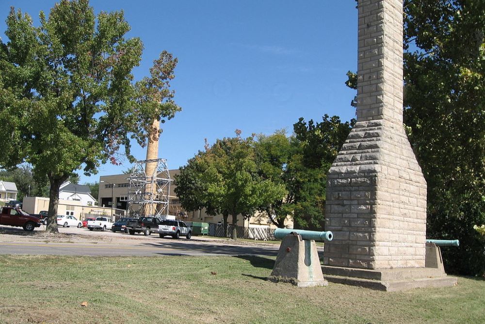 Monument Fort Madison #1