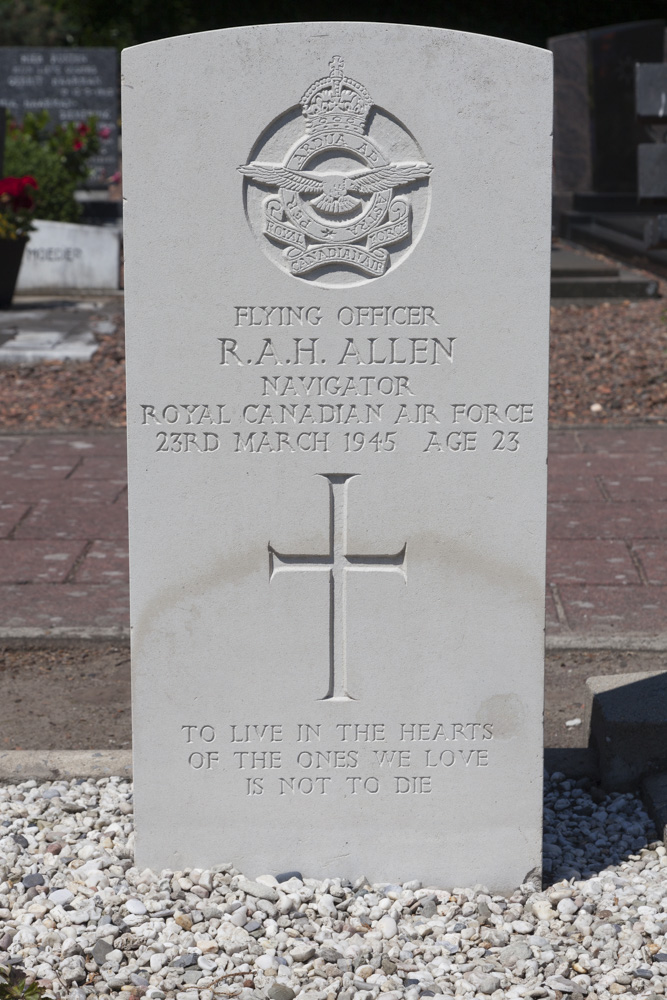 Commonwealth War Graves Roman Catholic Cemetery Weerselo #2