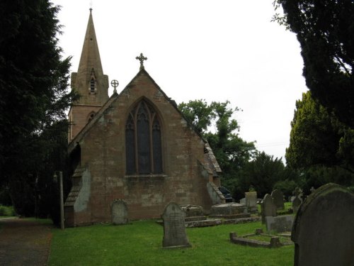 Commonwealth War Graves St. Laurence Churchyard #1