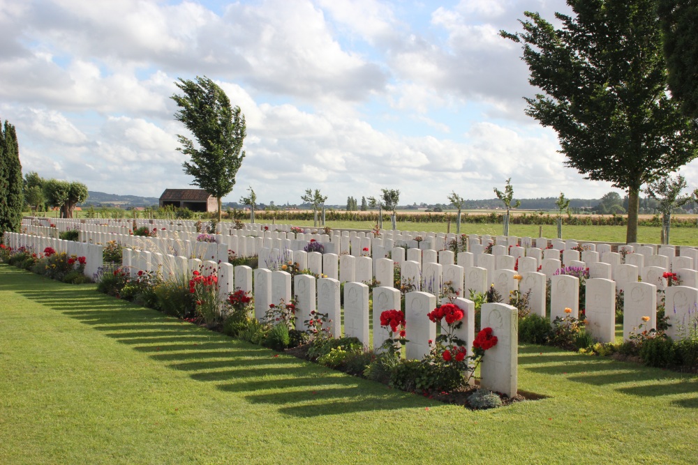Commonwealth War Cemetery Nine Elms #4
