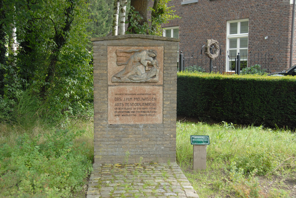 Herdenkingsmonument Dokter Meuwissen #1