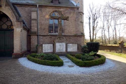 War Memorial Menzelen #1