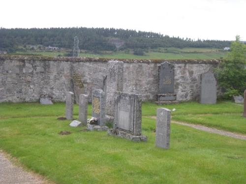 Commonwealth War Graves Abernethy Parish Churchyard #1