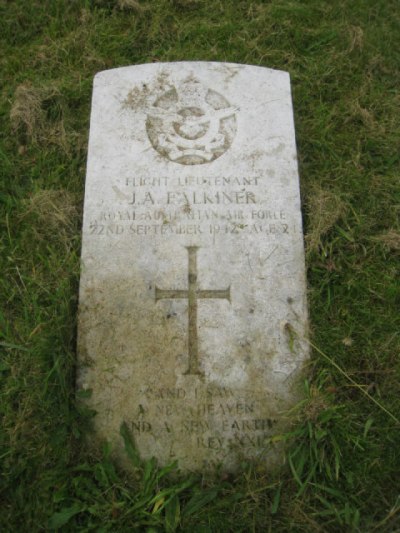 Commonwealth War Graves St Lawrence Churchyard #1