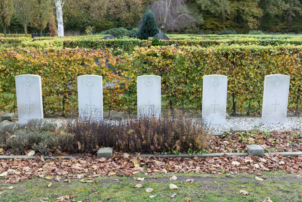 Commonwealth War Graves General Cemetery Gorssel #2