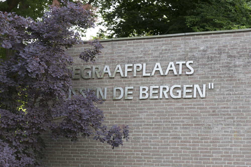 Dutch War Graves Municipal Cemetery 