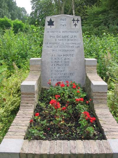 Commonwealth War Grave and War Memorial Kloetinge