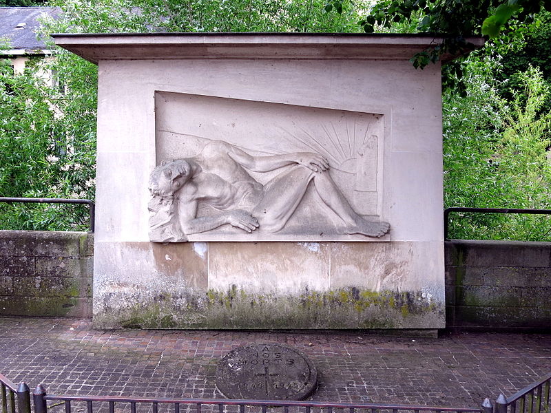 Oorlogsmonument Clausen #1