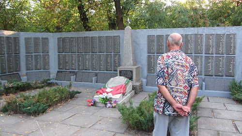 Mass Grave Soviet Soldiers  Reyivka