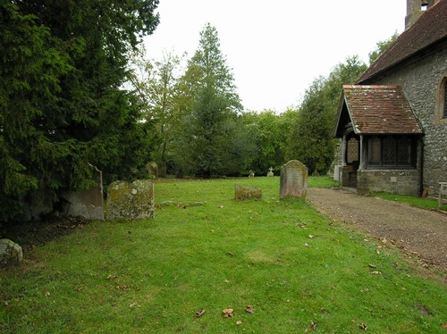 Commonwealth War Grave St Bartholomew Churchyard