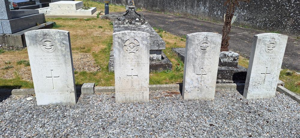 Oorlogsgraven van het Gemenebest Chateaudun #5