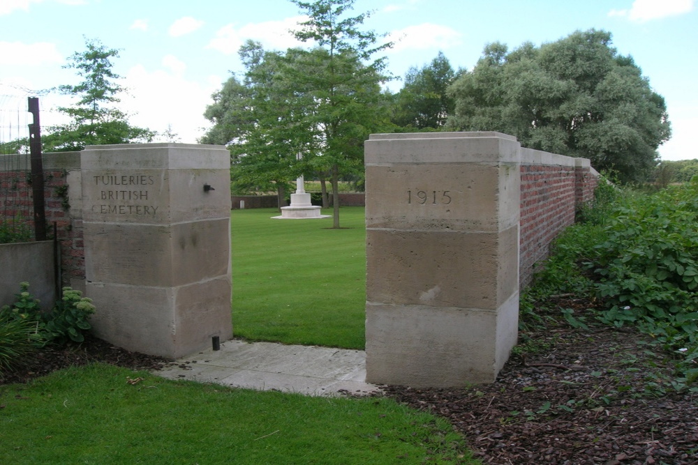 Commonwealth War Cemetery Tuileries #1