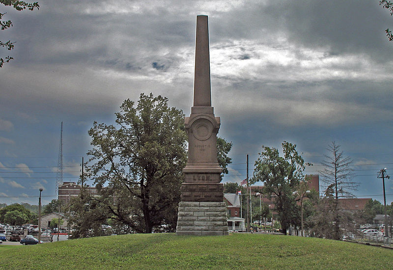 Monument General Nathaniel Lyon #1