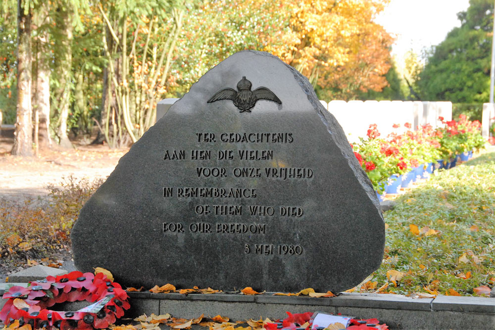 Oorlogsmonument Algemene Begraafplaats Nieuw-Dordrecht #3