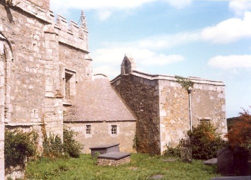 Commonwealth War Grave St. Eilian Churchyard