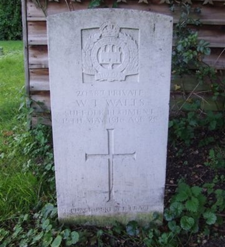 Commonwealth War Grave Norton Baptist Chapelyard