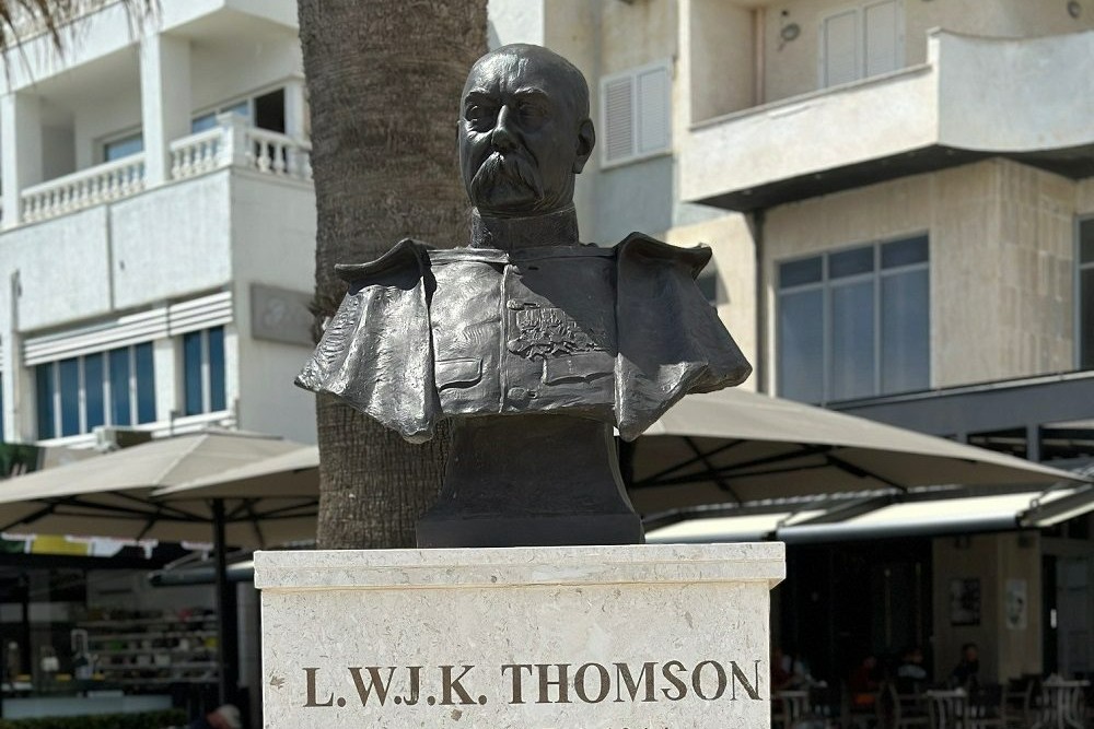 Standbeeld Lodewijk Willem Johan Karel Thomson #1