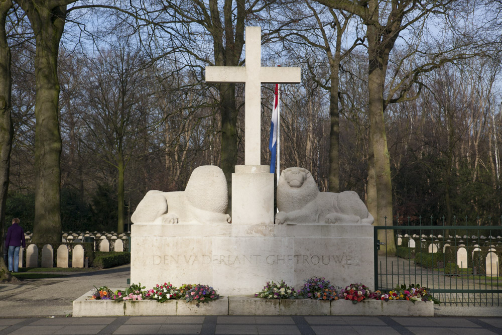 Memorial The Lions Dutch War Cemetery Grebbeberg #3