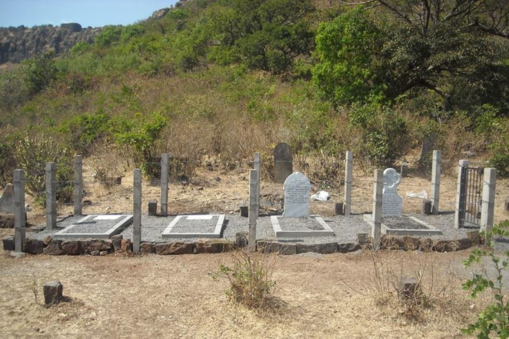 Commonwealth War Graves Purandhar Cemetery #1