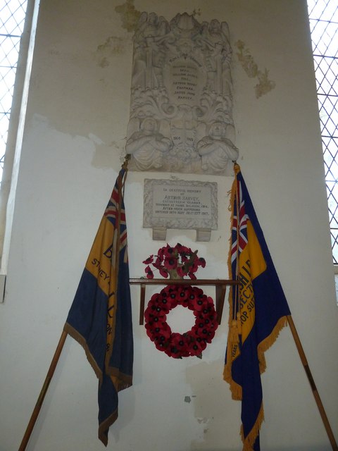 Oorlogsmonument Holy Trinity Church #1