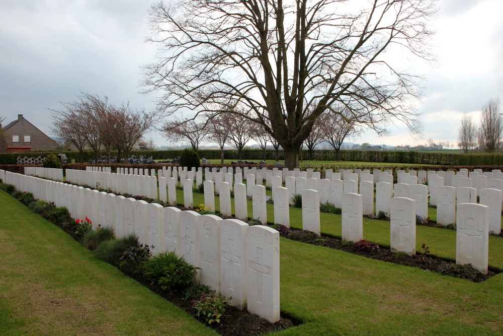 Commonwealth War Cemetery Dickebusch New Military Extension #1