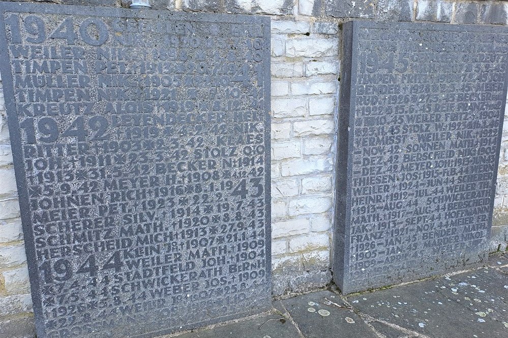 War Memorial Deudesfeld #2