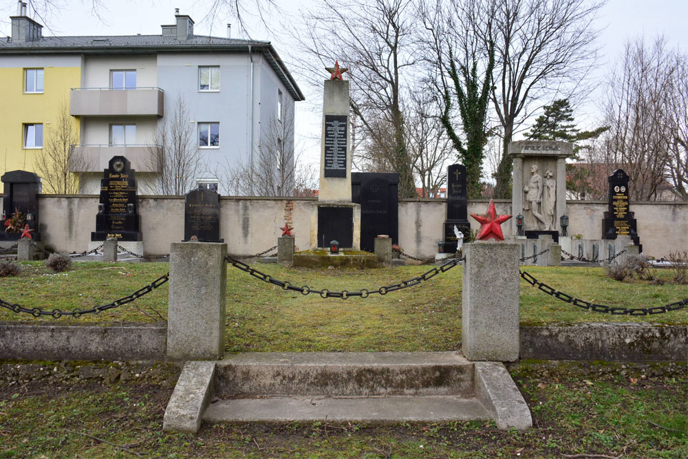 Mass Grave Soviet Soldiers Vienna #1