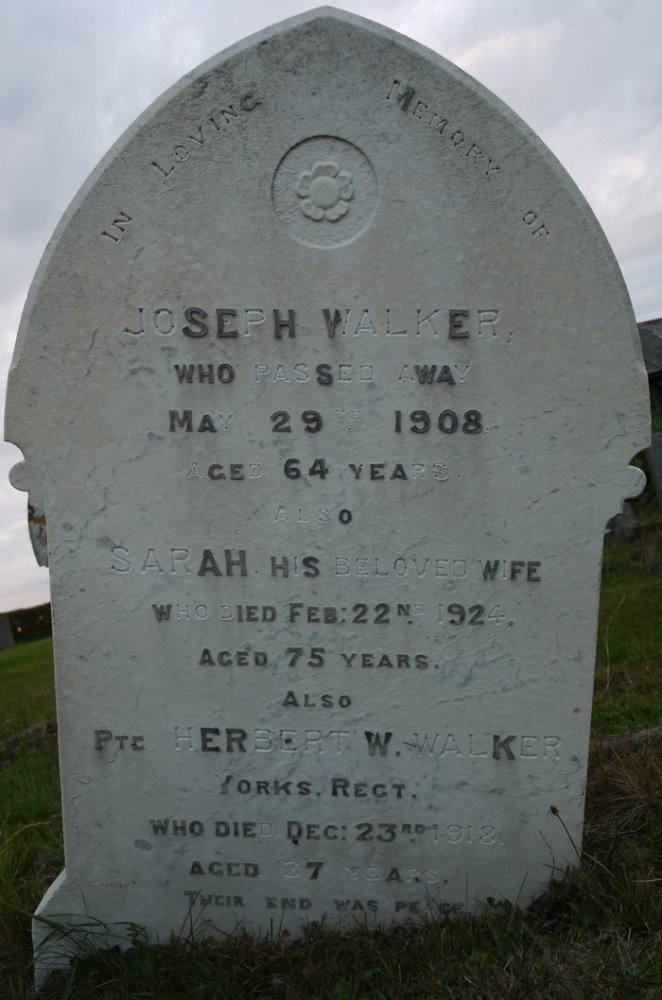 Commonwealth War Grave Coveney Wesleyan Methodist Chapelyard