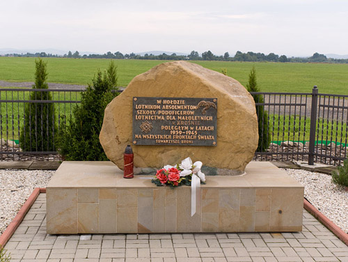 Monument Onderofficieren Vliegschool Krosno #1