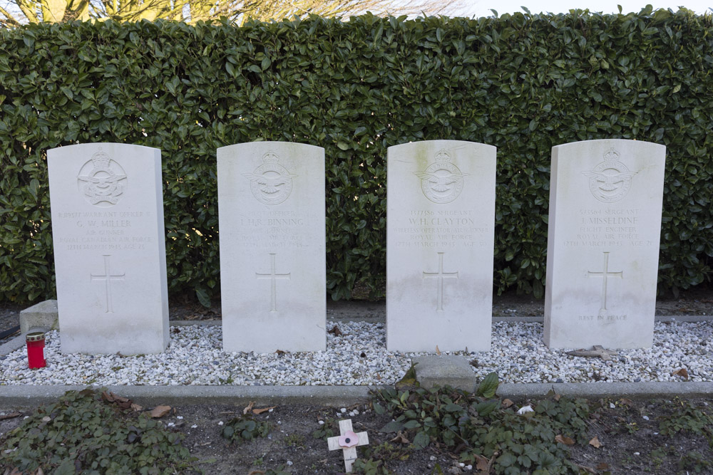 Oorlogsgraven van het Gemenebest Rooms Katholieke Begraafplaats Beek #2