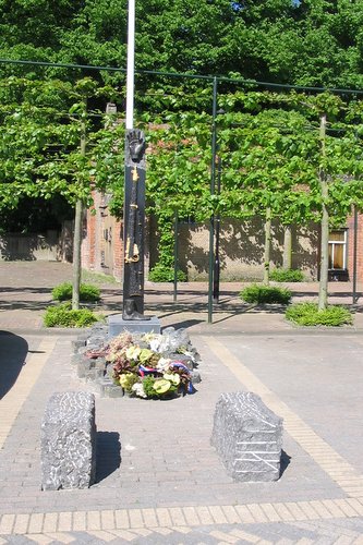 War Memorial Kloosterzande #2