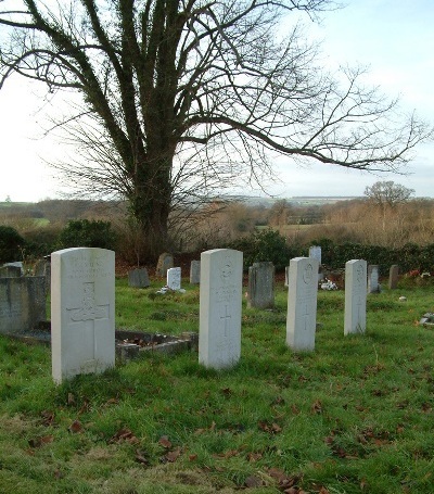 Commonwealth War Graves Charlbury Cemetery