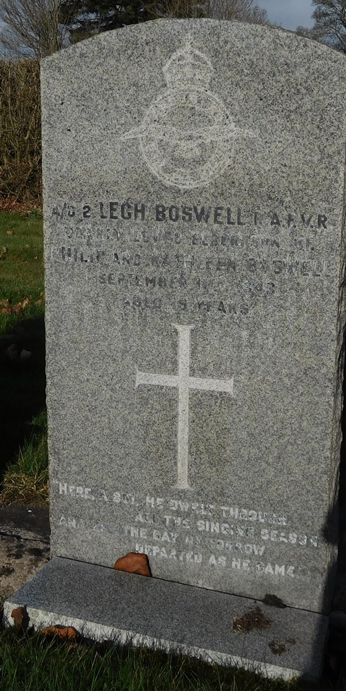 Oorlogsgraven van het Gemenebest St. Boswells Parish Churchyard #1