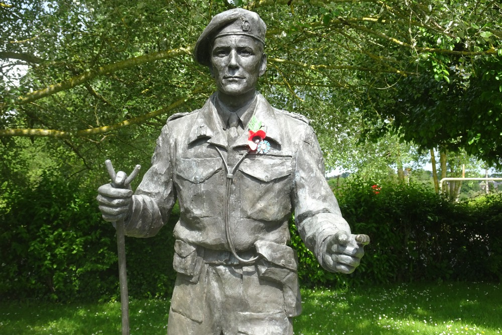 Memorial Brigadier James Hill
