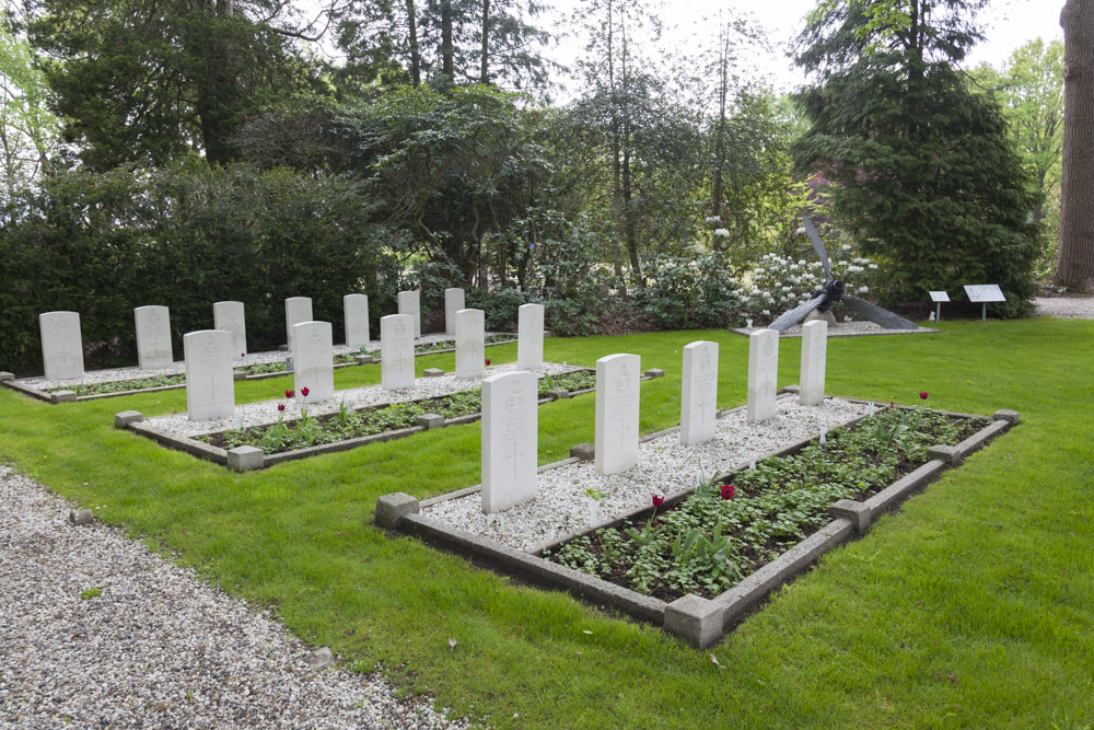 Commonwealth War Graves General Cemetery Markelo #1