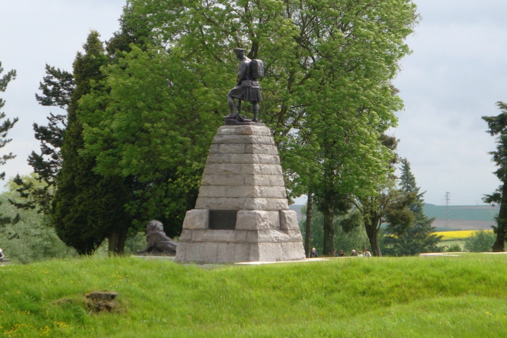 Monument en Kruis 51st (Highland) Division Beaumont-Hamel #2