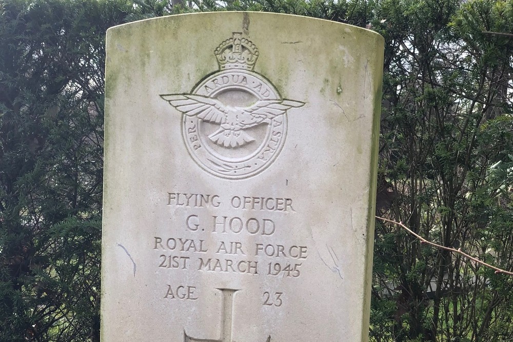 Commonwealth War Graves Municipal Cemetery 't Groenedael  Almelo #4