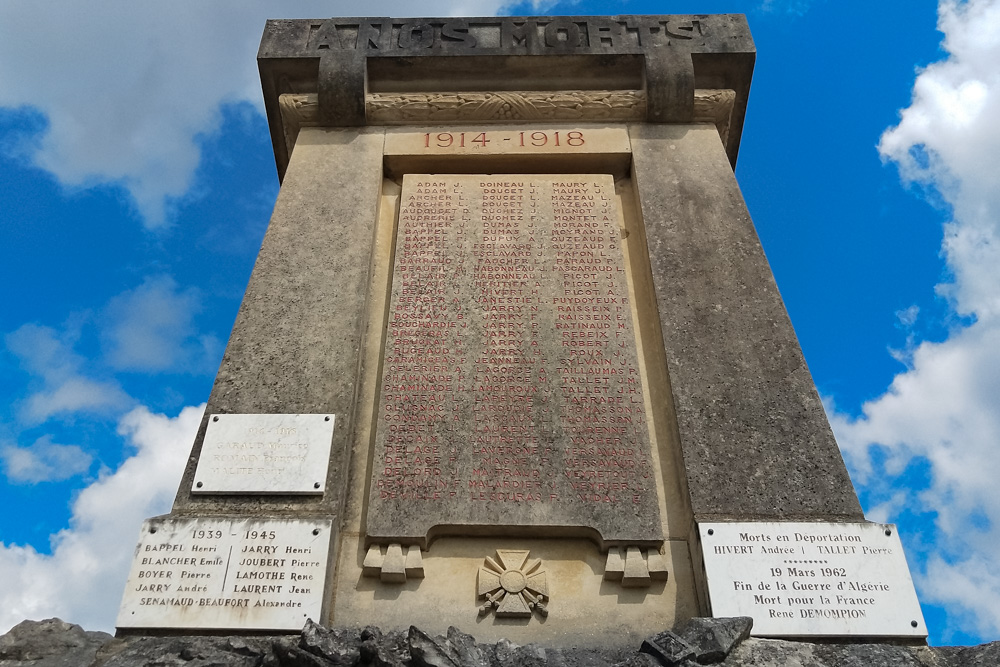 Oorlogsmonument Jumilhac-le-Grand #2