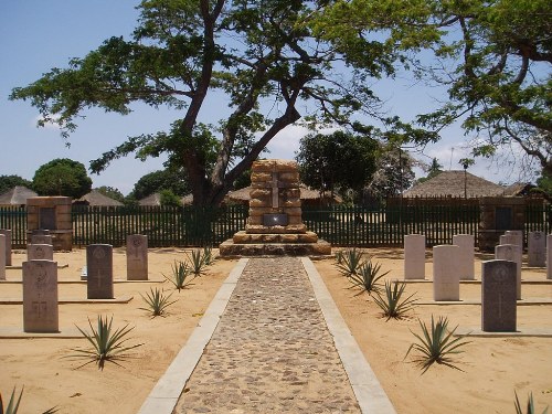 Commonwealth War Cemetery Lumbo #1