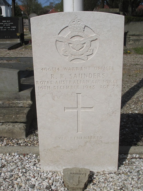 Commonwealth War Graves Protestants Churchyard Huizum Village Leeuwarden #2